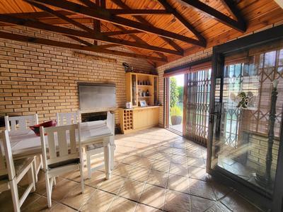 Townhouse For Sale in Lorraine, Port Elizabeth