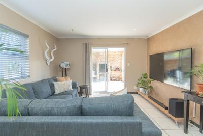 Townhouse For Sale in Lorraine, Port Elizabeth