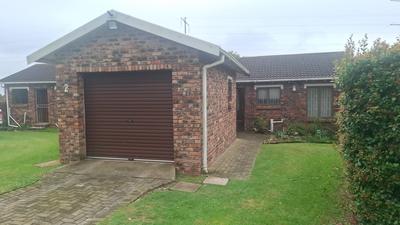 Townhouse For Rent in Lorraine, Port Elizabeth