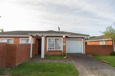 Complex For Sale in Lorraine, Port Elizabeth