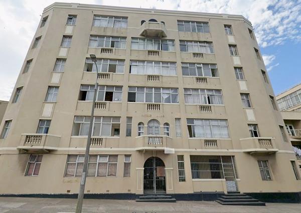Apartment / Flat For Sale in Port Elizabeth Central, Port Elizabeth